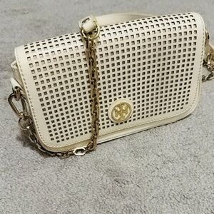 Tory burch Robinson cream colour cross body bag in almost beautiful condition